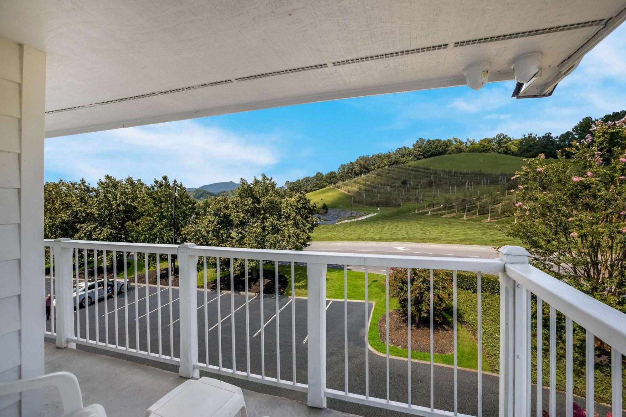 The Inn At Apple Valley, Ascend Hotel Collection Sevierville Exterior foto